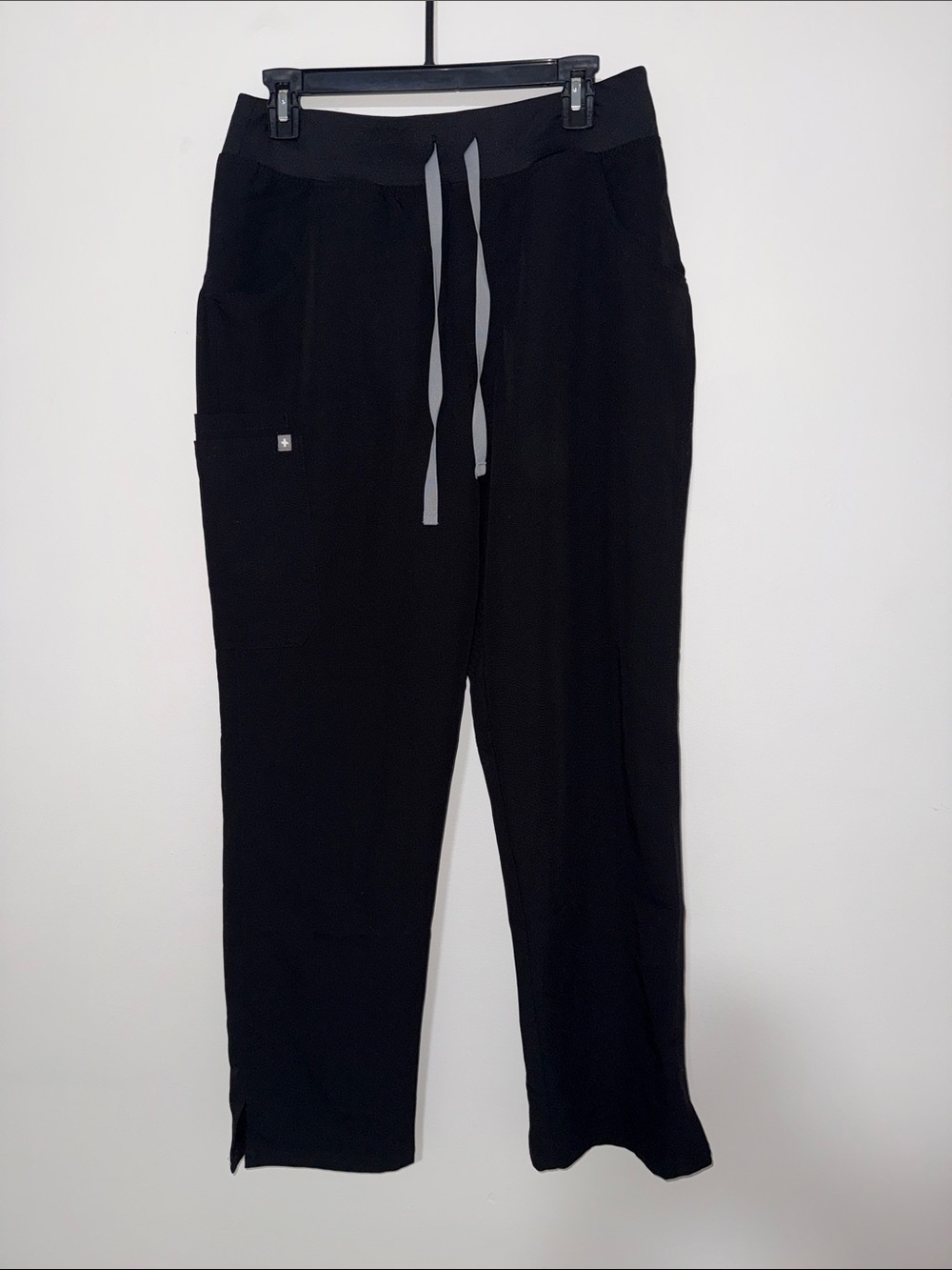 Figs Women’s Kade Cargo Scrub Pants